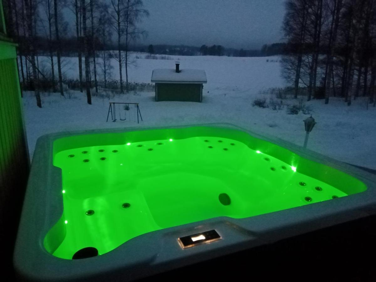 Jacuzzi Niemelae Villa Melkoniemi Luaran gambar